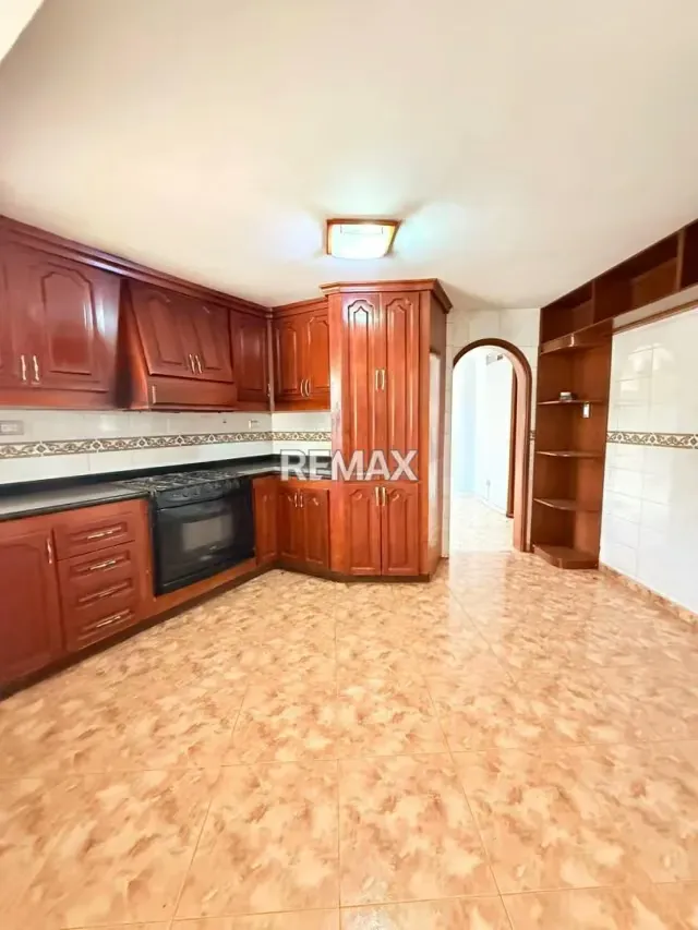 Casa en Venta Urb Santa Fe III - 5