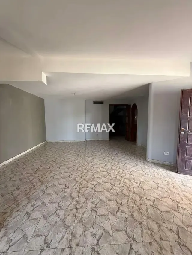Casa en Venta Urb Santa Fe III - 9