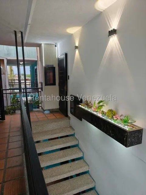 Apartamento (Duplex) en Venta en Los Caobos, Carabobo - 2