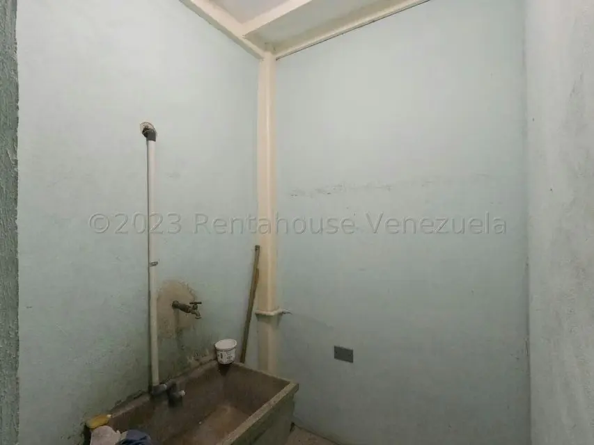 Local Comercial en Alquiler en Zona Este, Lara - 16