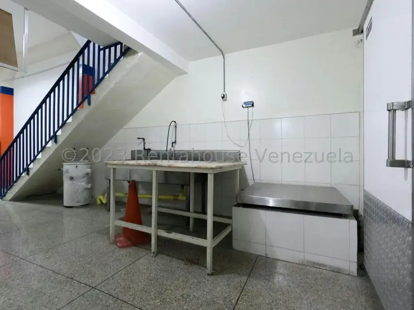 Local Comercial en Alquiler en Zona Este, Lara - 23