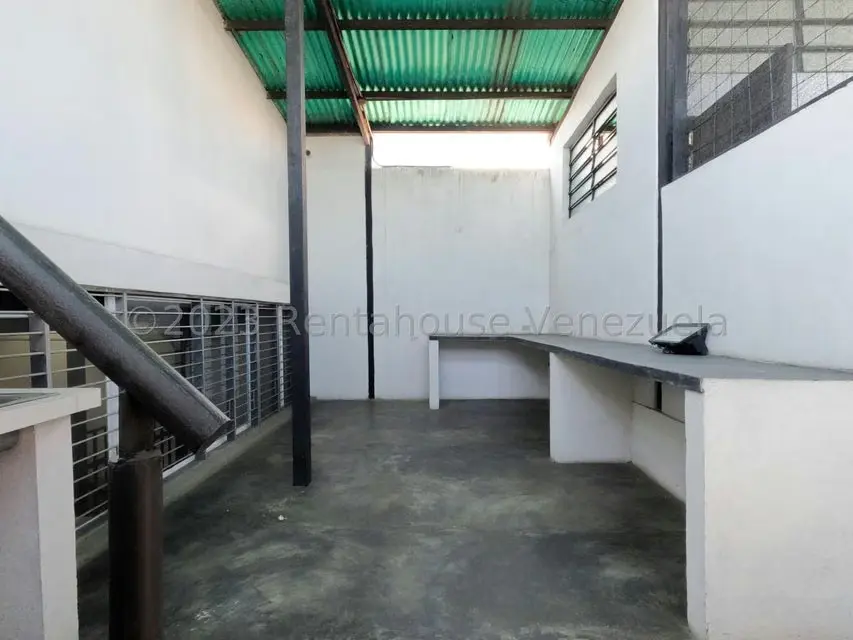 Local Comercial en Alquiler en Zona Este, Lara - 33