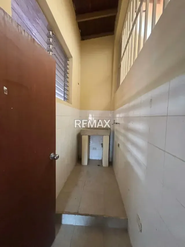 En Venta Edificio Comercial en una de las zonas más cotizadas del este de la ciudad a pocos metros del hotel Jirahara - 14