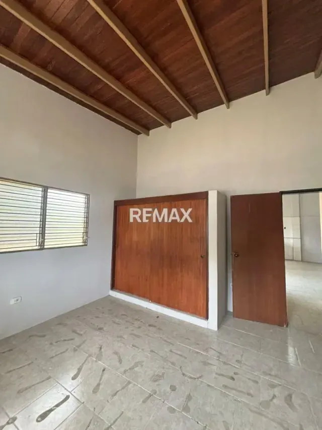 En Venta Edificio Comercial en una de las zonas más cotizadas del este de la ciudad a pocos metros del hotel Jirahara - 3