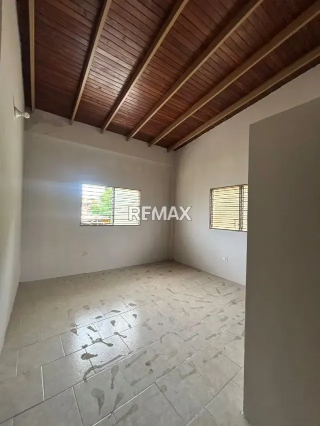En Venta Edificio Comercial en una de las zonas más cotizadas del este de la ciudad a pocos metros del hotel Jirahara - 4