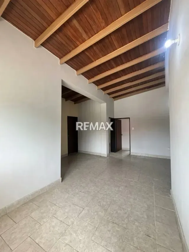 En Venta Edificio Comercial en una de las zonas más cotizadas del este de la ciudad a pocos metros del hotel Jirahara - 8
