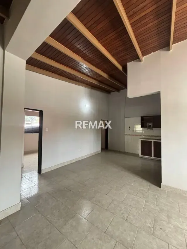 En Venta Edificio Comercial en una de las zonas más cotizadas del este de la ciudad a pocos metros del hotel Jirahara - 9