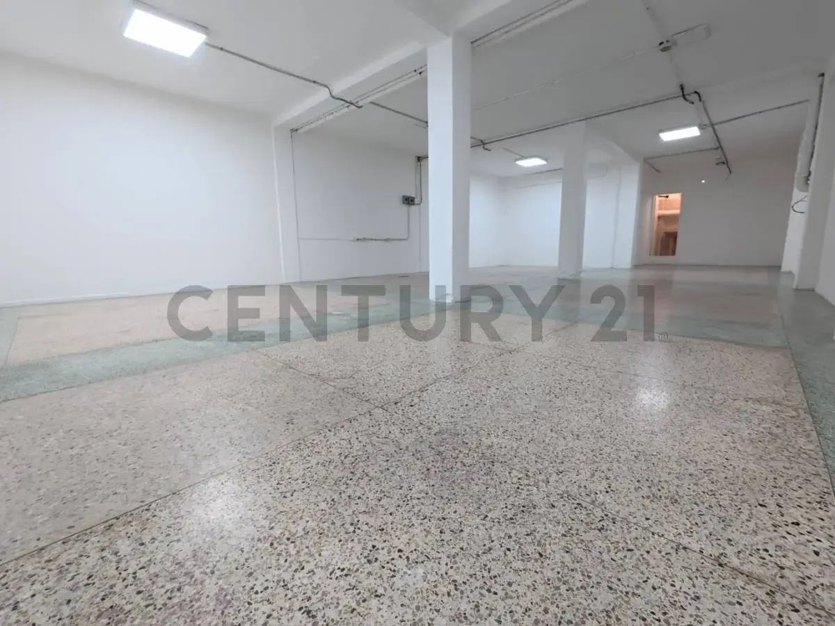 Local Comercial en Alquiler de Sabana Grande Caracas - 11