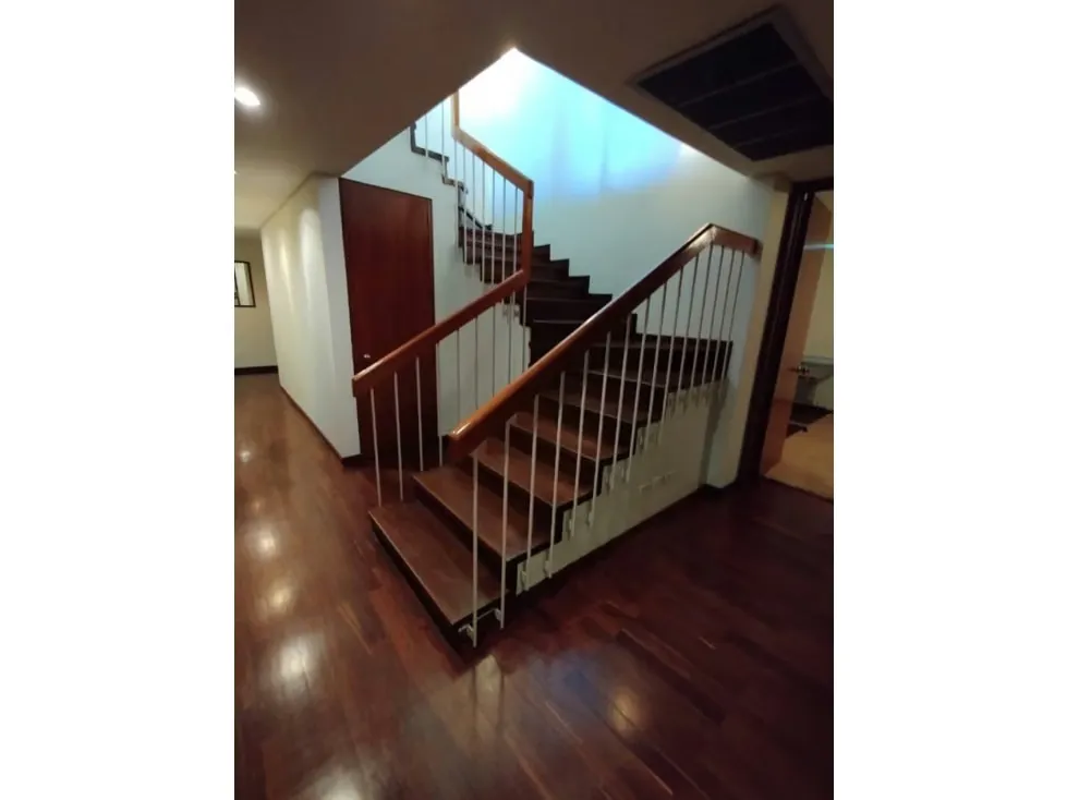 Alquilo apartamento PH 424m2 Los Chorros 9378 - 9