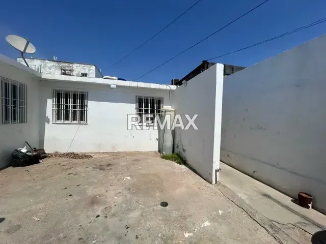 Casa en venta ubicada en la ciudad jardín de Judibana - 2