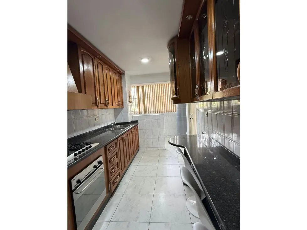 APARTAMENTO EN VENTA 140 M2 - URB EL PARAISO - 3