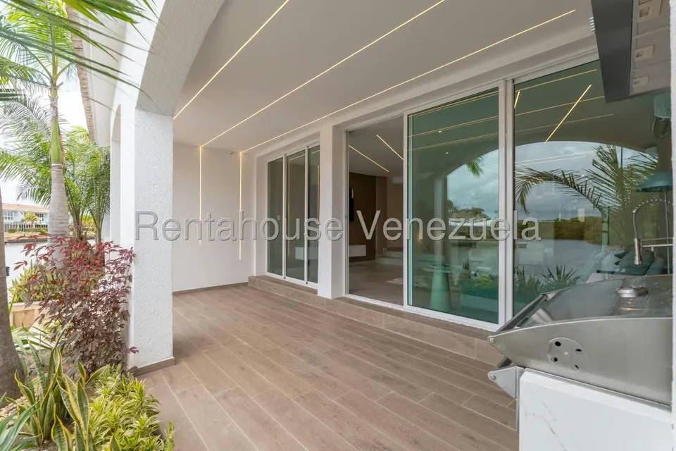Casa (Duplex) en Venta en Puerto Encantado, Miranda - 11
