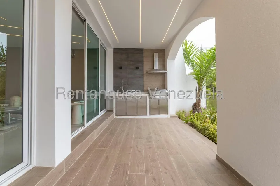 Casa (Duplex) en Venta en Puerto Encantado, Miranda - 12