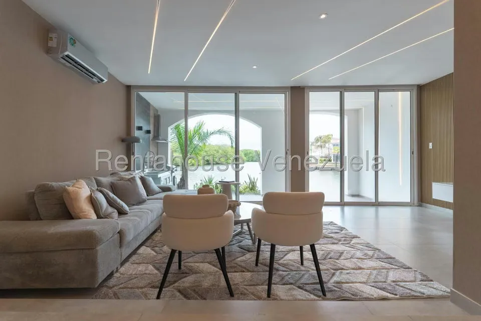 Casa (Duplex) en Venta en Puerto Encantado, Miranda - 17