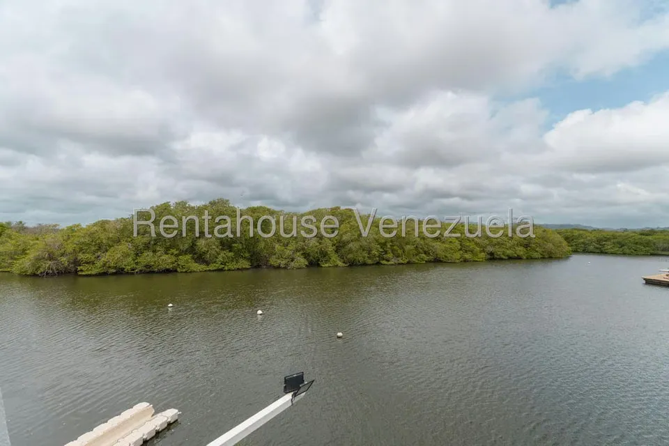 Casa (Duplex) en Venta en Puerto Encantado, Miranda - 39
