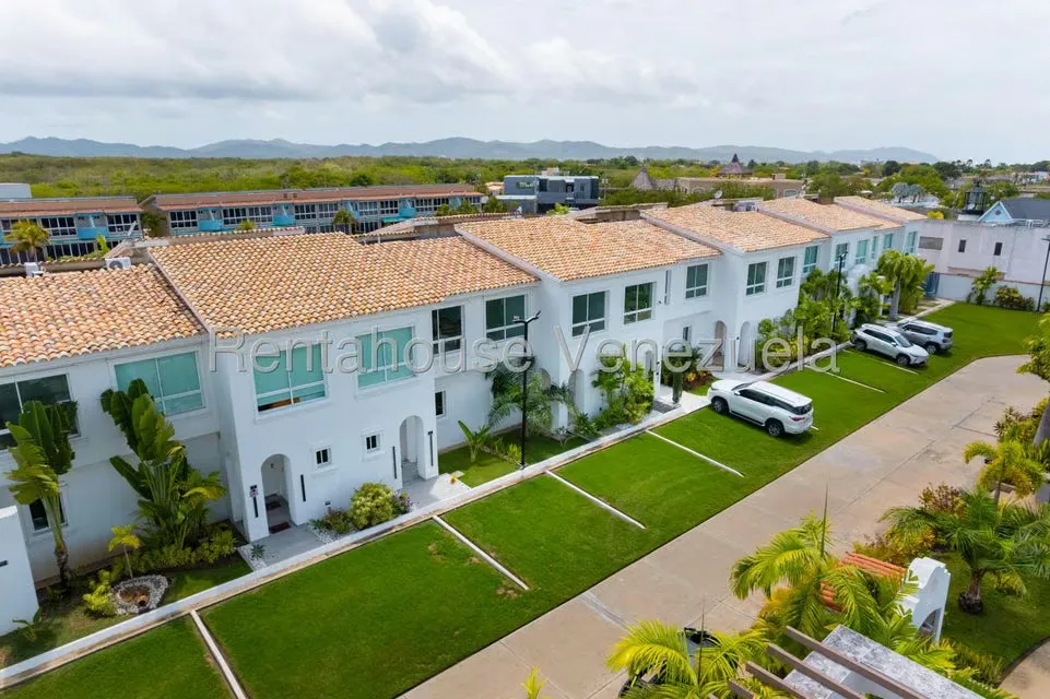 Casa (Duplex) en Venta en Puerto Encantado, Miranda - 5