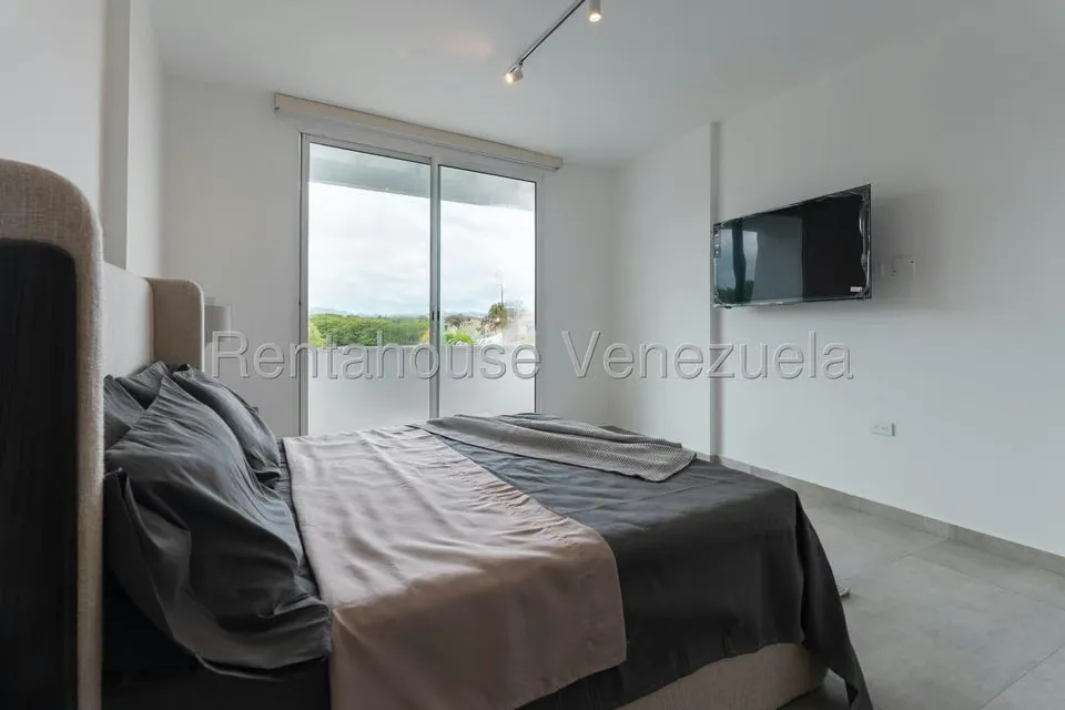 Casa (Duplex) en Venta en Puerto Encantado, Miranda - 43