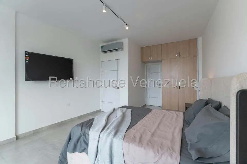 Casa (Duplex) en Venta en Puerto Encantado, Miranda - 46