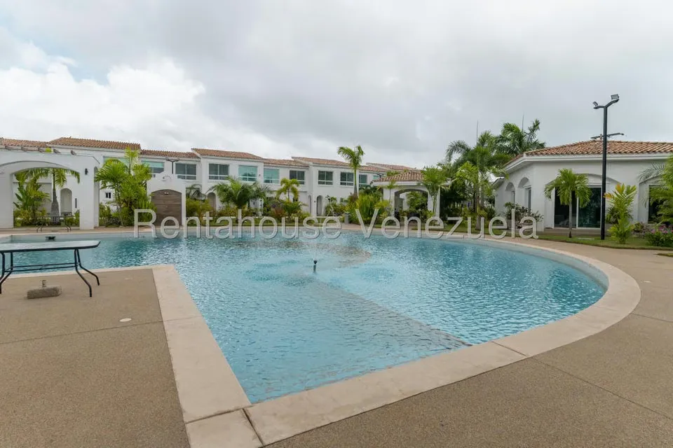 Casa (Duplex) en Venta en Puerto Encantado, Miranda - 8