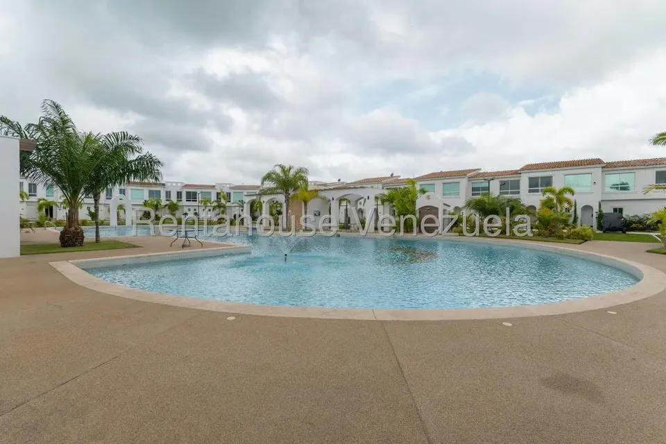 Casa (Duplex) en Venta en Puerto Encantado, Miranda - 9