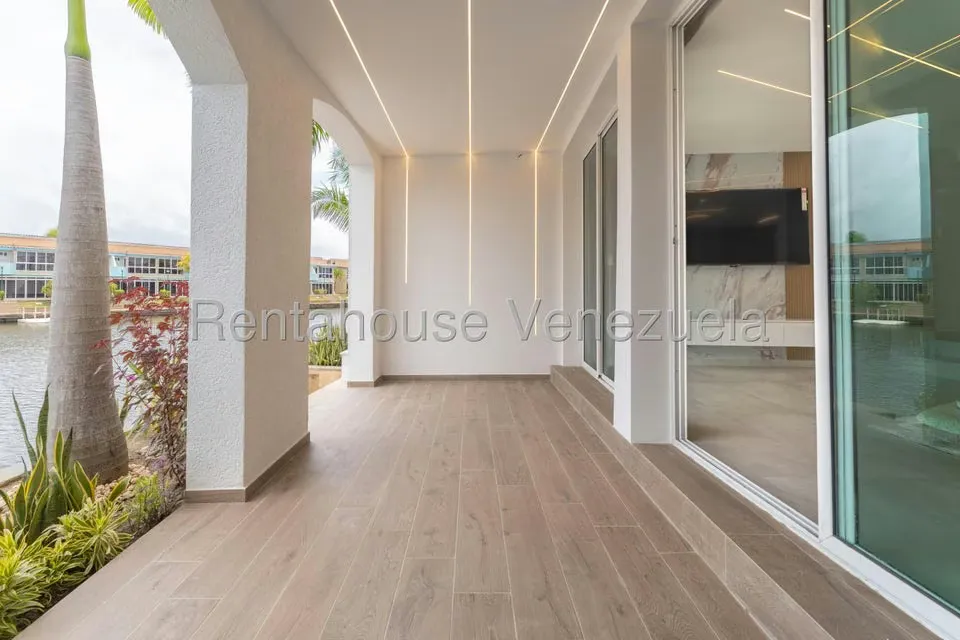 Casa (Duplex) en Venta en Puerto Encantado, Miranda - 10