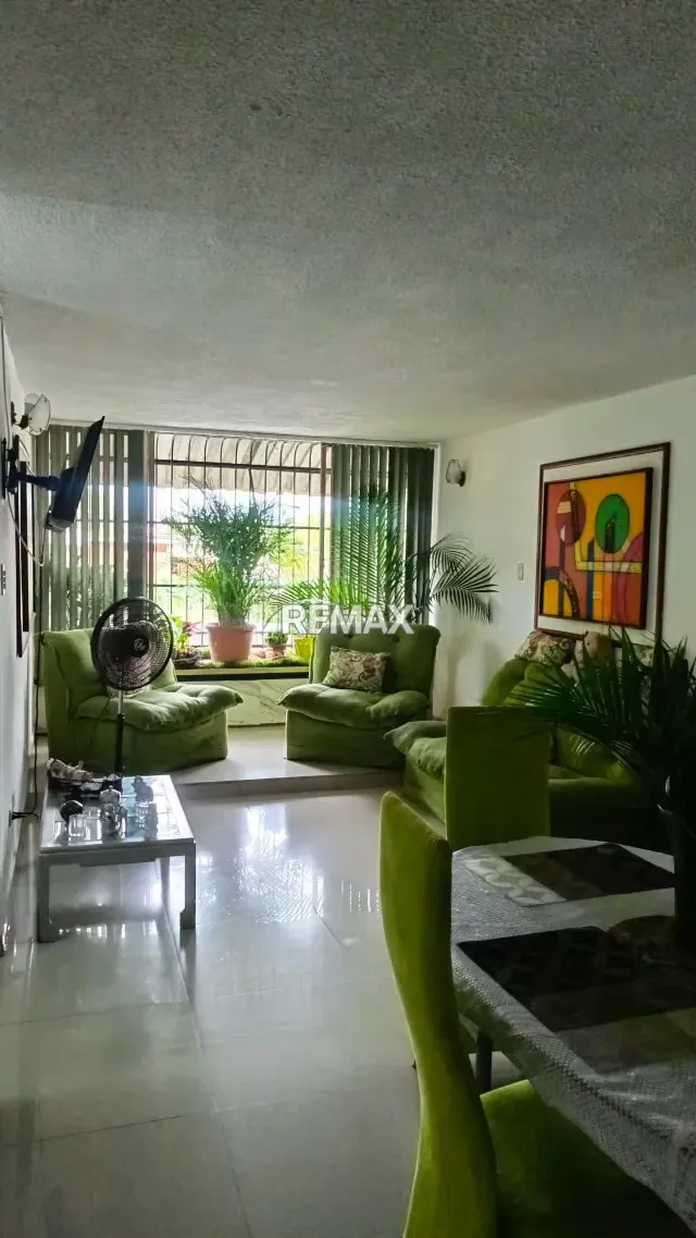 Este impecable apartamento en venta combina comodidad y una ubicación privilegiada..!