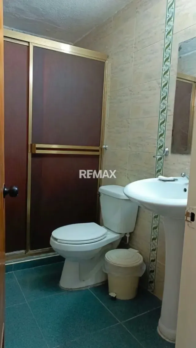 Este impecable apartamento en venta combina comodidad y una ubicación privilegiada..! - 9