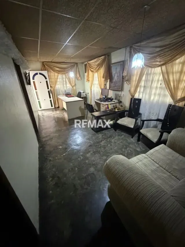 EN VENTA CASA PARA DESARROLLO COMERCIAL - 10
