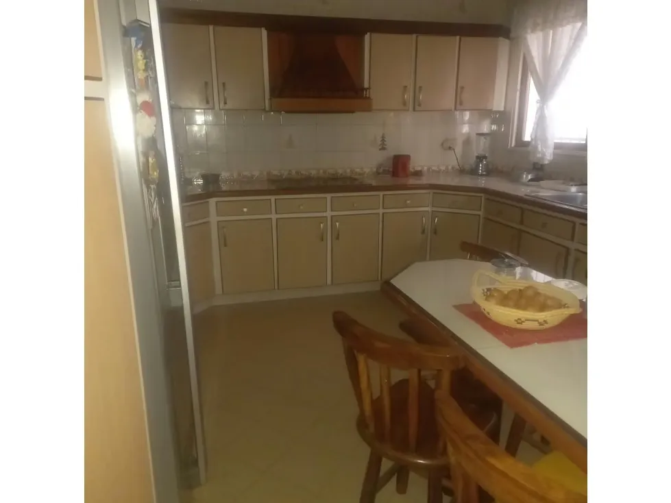 VENTA CASA LOS TEQUES SAN OMERO 564 M2, 4 HAB, 2 BAÑOS, 2 P/E - 4