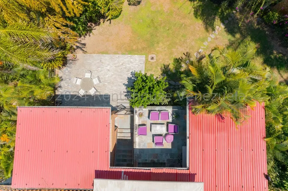 Apartamento (1 Nivel) en Venta en Colinas del Tamanaco, Distrito Metropolitano - 2