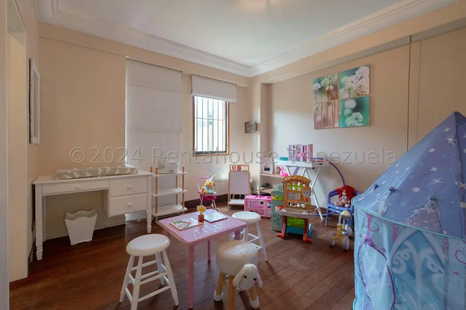 Apartamento (1 Nivel) en Venta en Colinas del Tamanaco, Distrito Metropolitano - 33