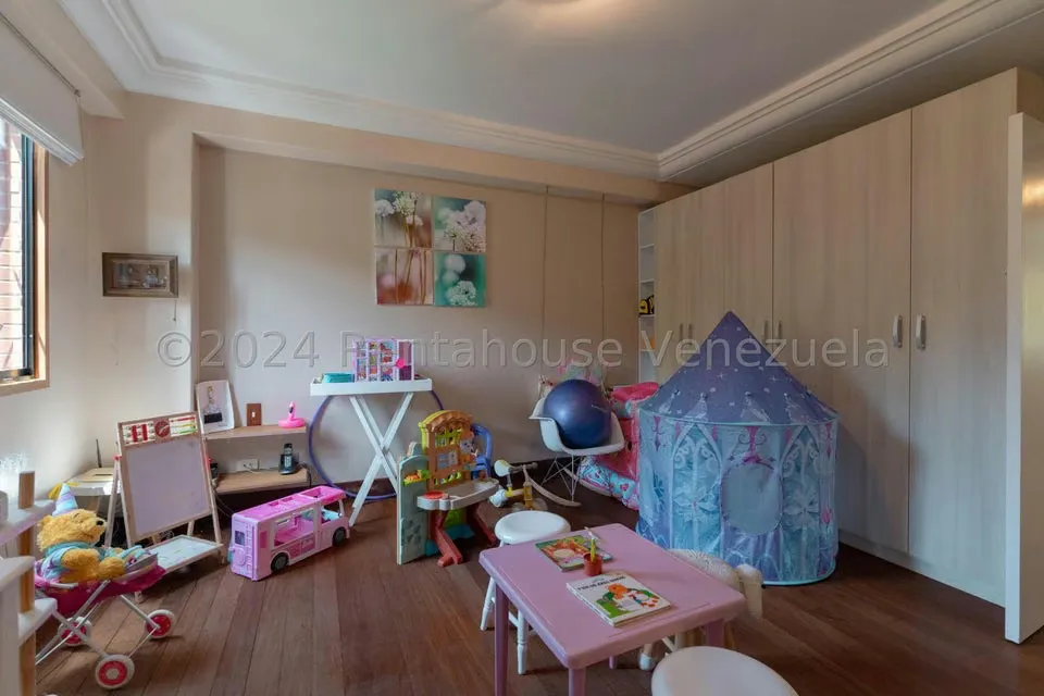 Apartamento (1 Nivel) en Venta en Colinas del Tamanaco, Distrito Metropolitano - 34