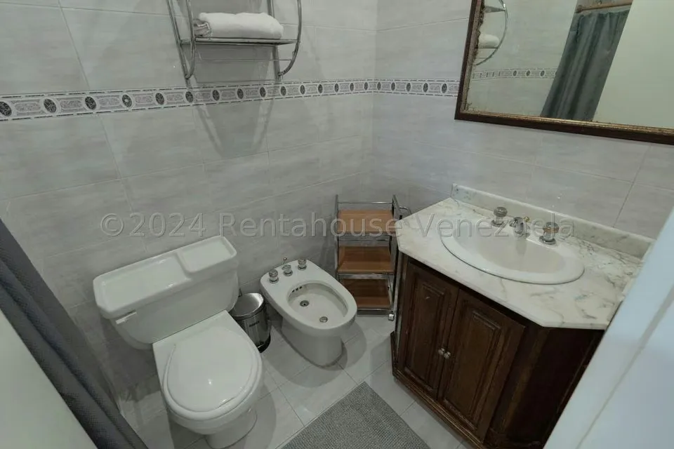 Apartamento (1 Nivel) en Venta en Colinas del Tamanaco, Distrito Metropolitano - 37