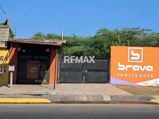 TERRENO CON LOCAL COMERCIAL URBANIZACIÓN LA ROTARÍA