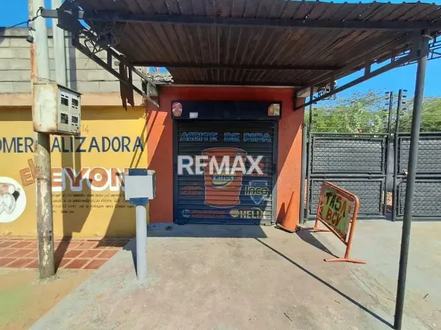 TERRENO CON LOCAL COMERCIAL URBANIZACIÓN LA ROTARÍA - 2