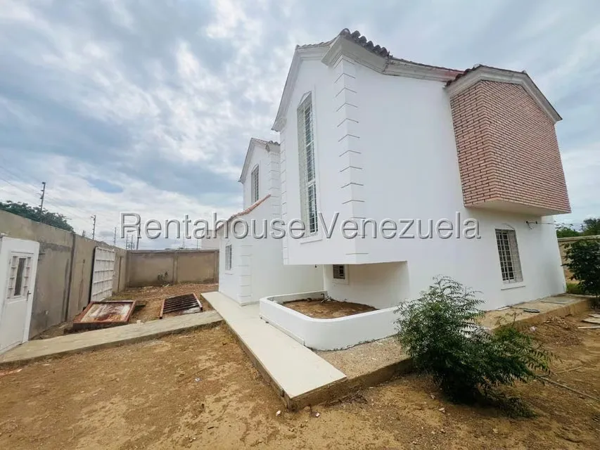 Casa (Duplex) en Venta en Centro, Falcon - 2