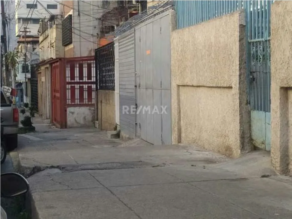 Venta de galpón en Catia 3000m2. - 2
