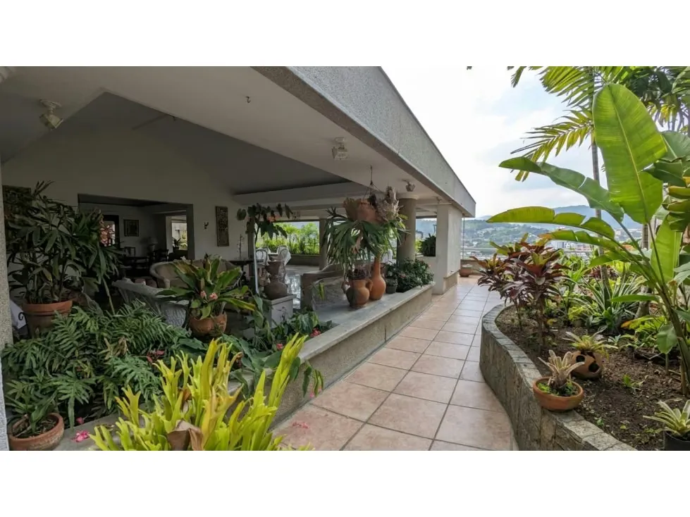 VENTA CASA TZAS CLUB HIPICO, T827M2, 4 HAB, 4 BAÑOS 4 P/E - 5