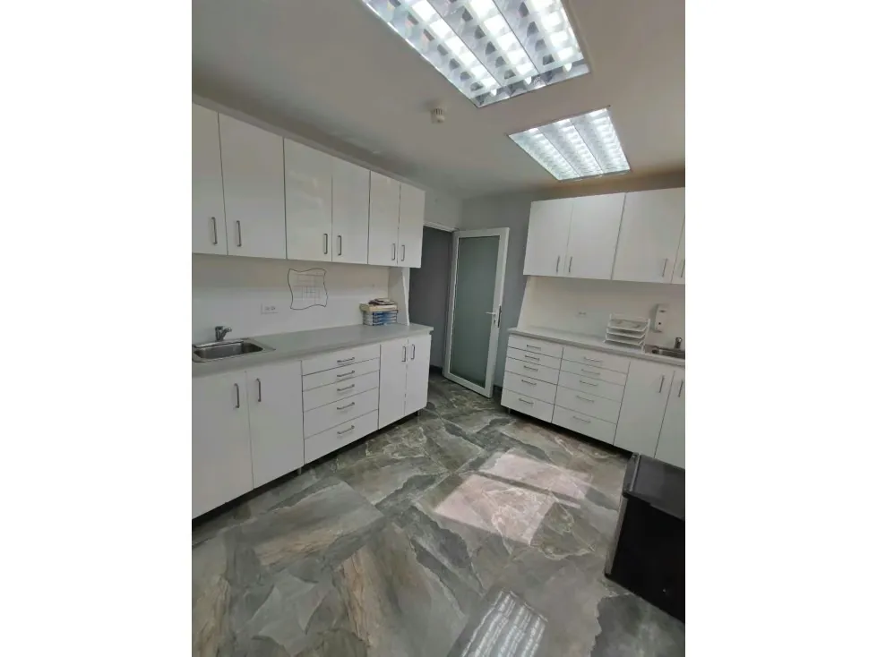 Vendo oficina 92m2 La Castellana 2869 - 22