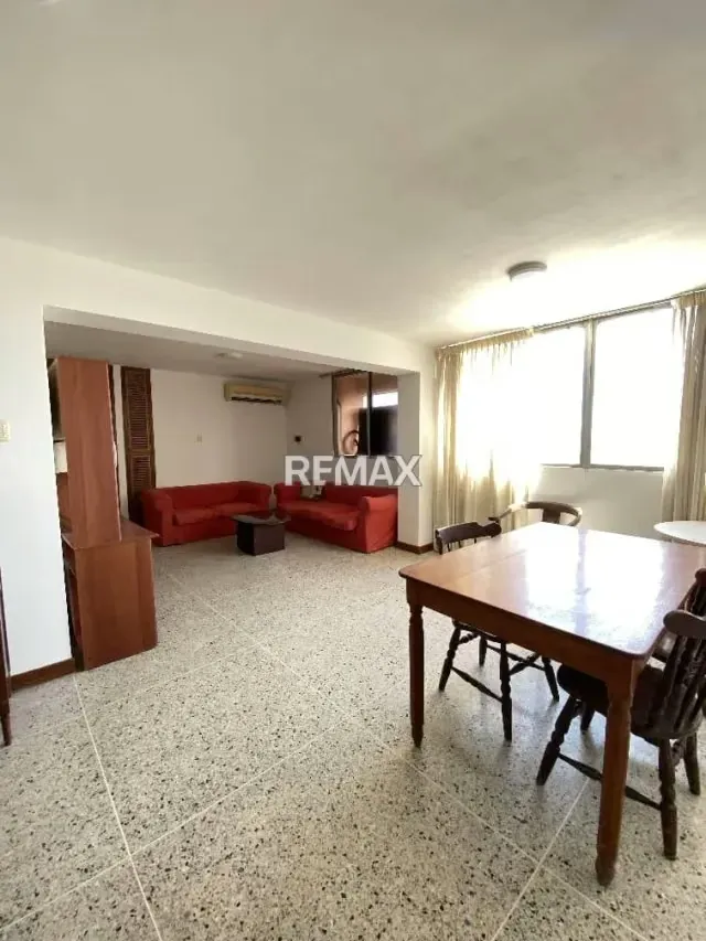 Apartamento en Alquiler Urb. La Paragua, Edificio Caicara 1