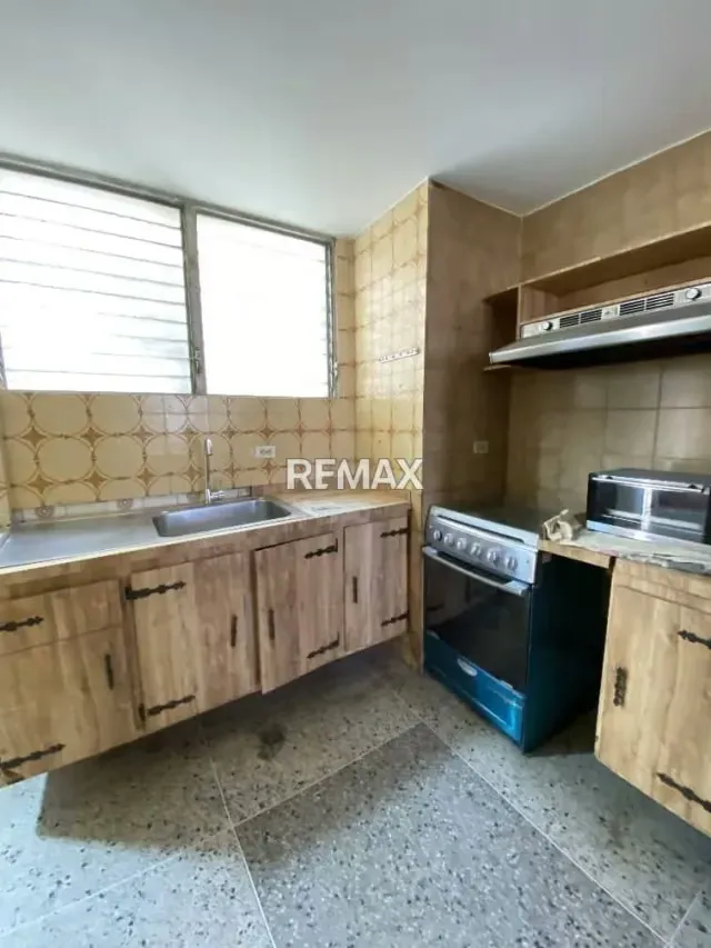 Apartamento en Alquiler Urb. La Paragua, Edificio Caicara 1 - 5