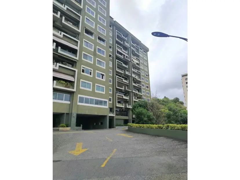 Alquilo apartamento amoblado en Terrazas del Club Hipico.
