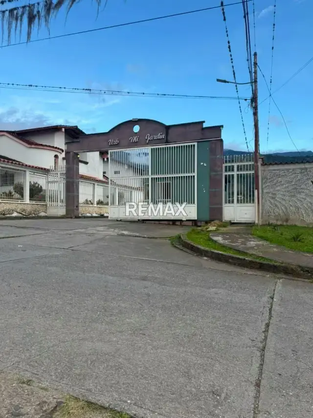 Amplia y bella Propiedad en Venta, Ubicado en Residencias Mi Jardín, Bocono Estado Trujillo