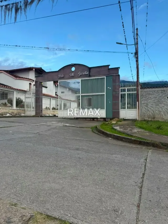 Amplia y bella Propiedad en Venta, Ubicado en Residencias Mi Jardín, Bocono Estado Trujillo