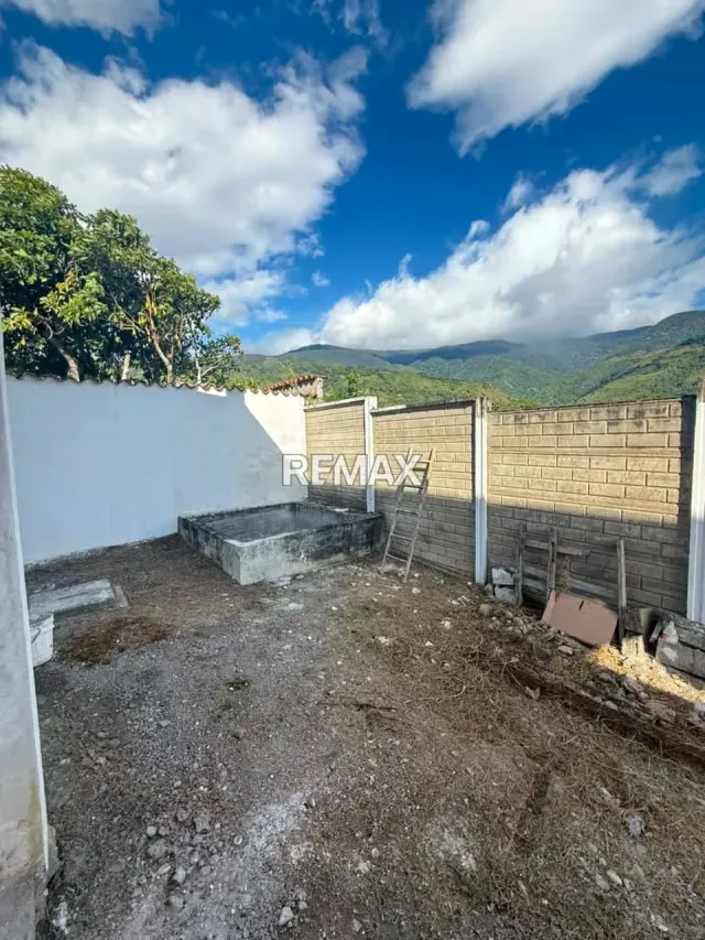 Amplia y bella Propiedad en Venta, Ubicado en Residencias Mi Jardín, Bocono Estado Trujillo - 13