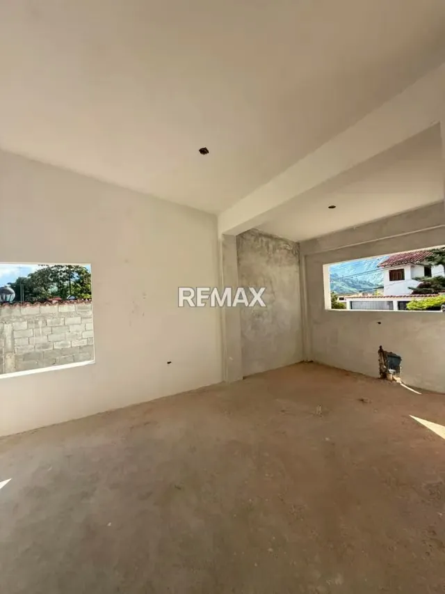 Amplia y bella Propiedad en Venta, Ubicado en Residencias Mi Jardín, Bocono Estado Trujillo - 8