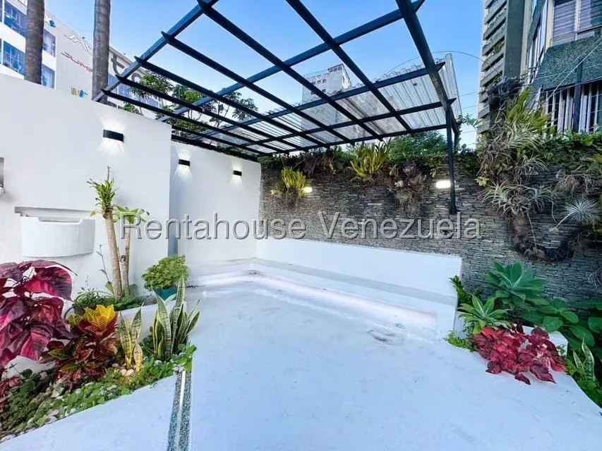 Apartamento (Planta Baja) en Venta en La Boyera, Distrito Metropolitano - 2