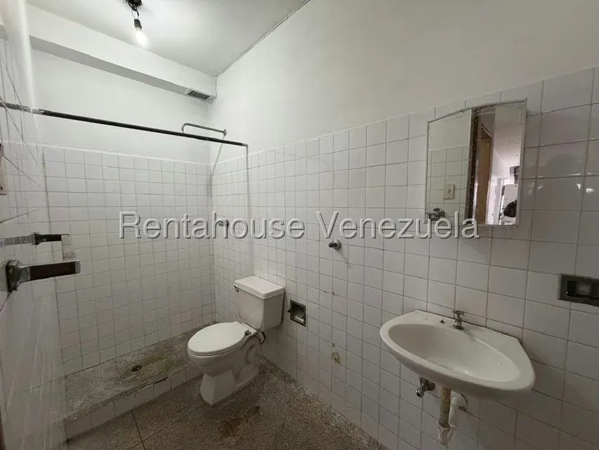 Casa (Multipes Niveles) en Alquiler en Catia, Distrito Metropolitano - 27