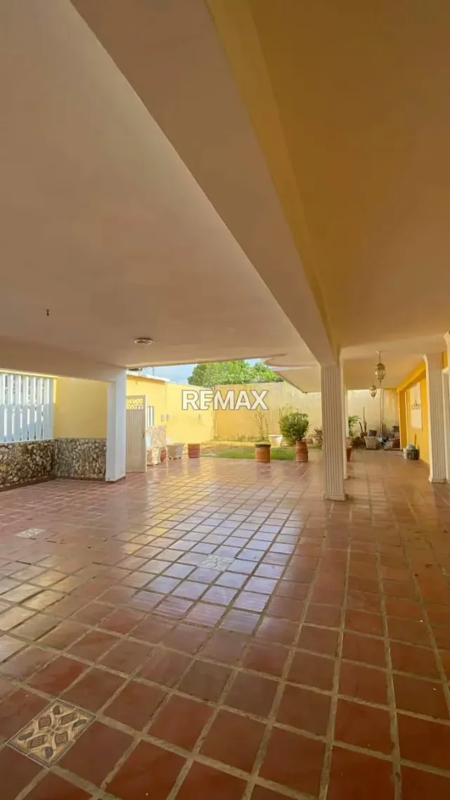 CASA-QUINTA EN VENTA URB. CANTA CLARO - 4