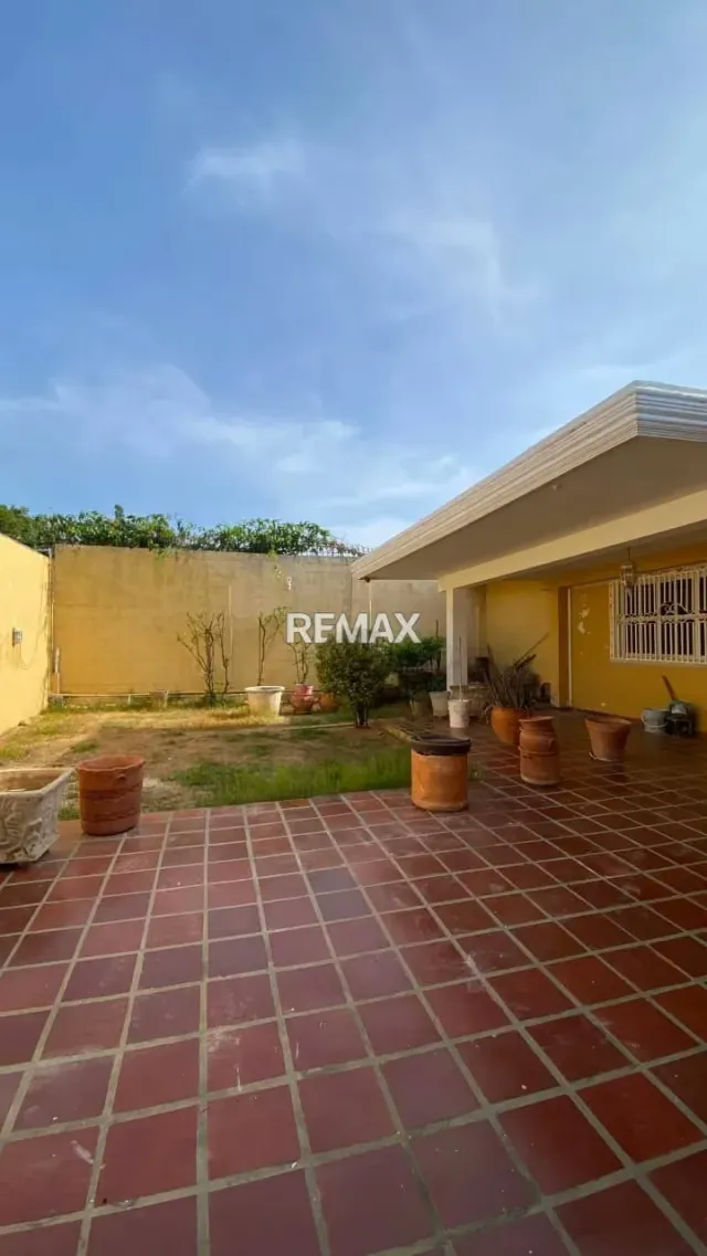 CASA-QUINTA EN VENTA URB. CANTA CLARO - 5